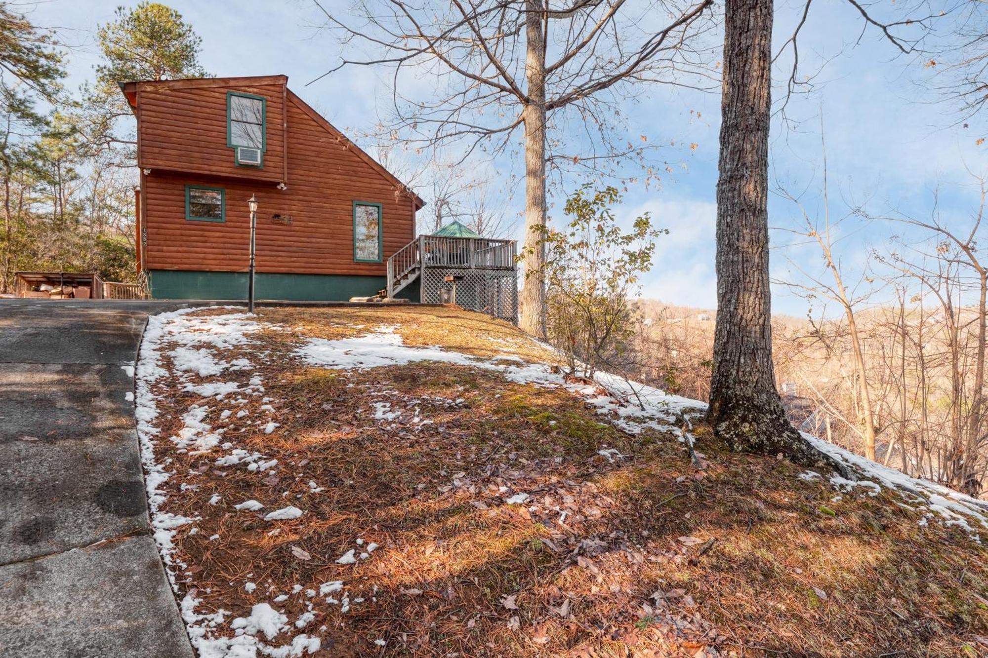 Fontana By Avantstay Gorgeous Mountain Cabin W Views Hot Tub Game Room แกตลิงเบิร์ก ภายนอก รูปภาพ