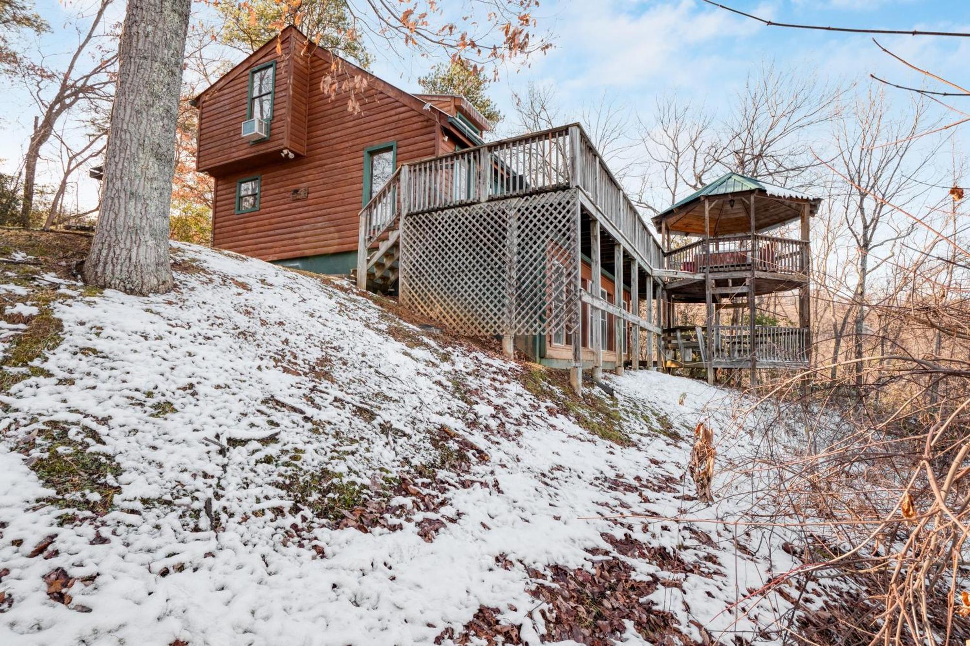 Fontana By Avantstay Gorgeous Mountain Cabin W Views Hot Tub Game Room แกตลิงเบิร์ก ภายนอก รูปภาพ