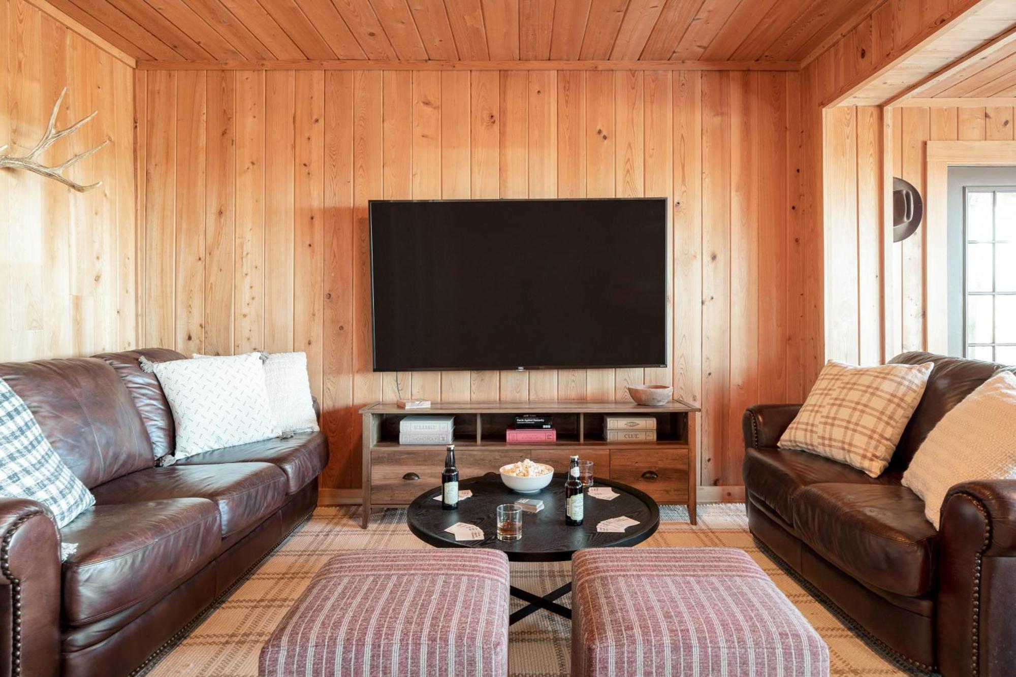 Fontana By Avantstay Gorgeous Mountain Cabin W Views Hot Tub Game Room แกตลิงเบิร์ก ภายนอก รูปภาพ