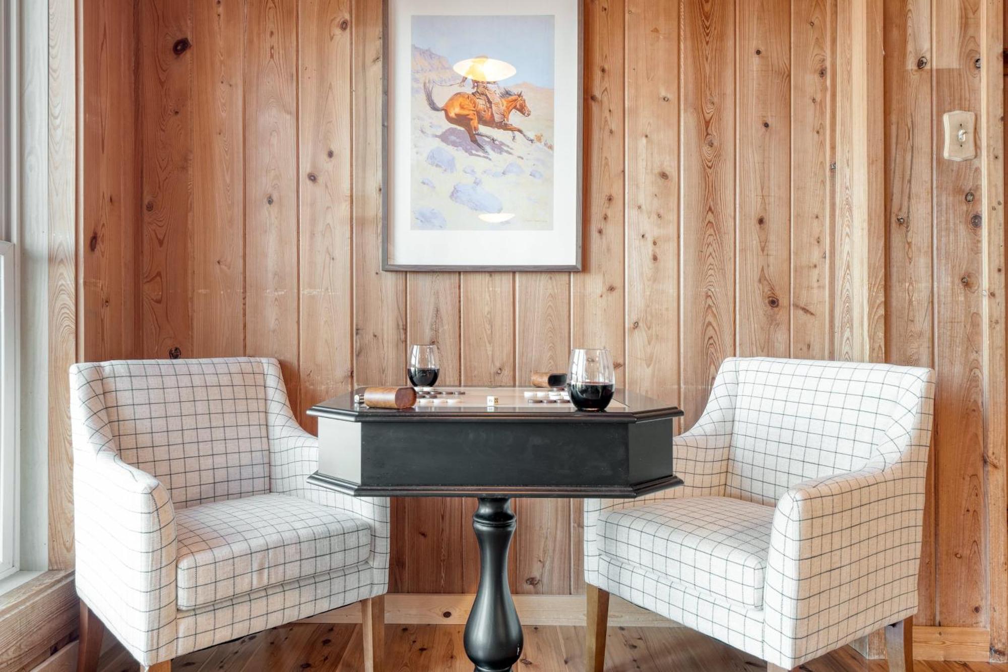 Fontana By Avantstay Gorgeous Mountain Cabin W Views Hot Tub Game Room แกตลิงเบิร์ก ภายนอก รูปภาพ
