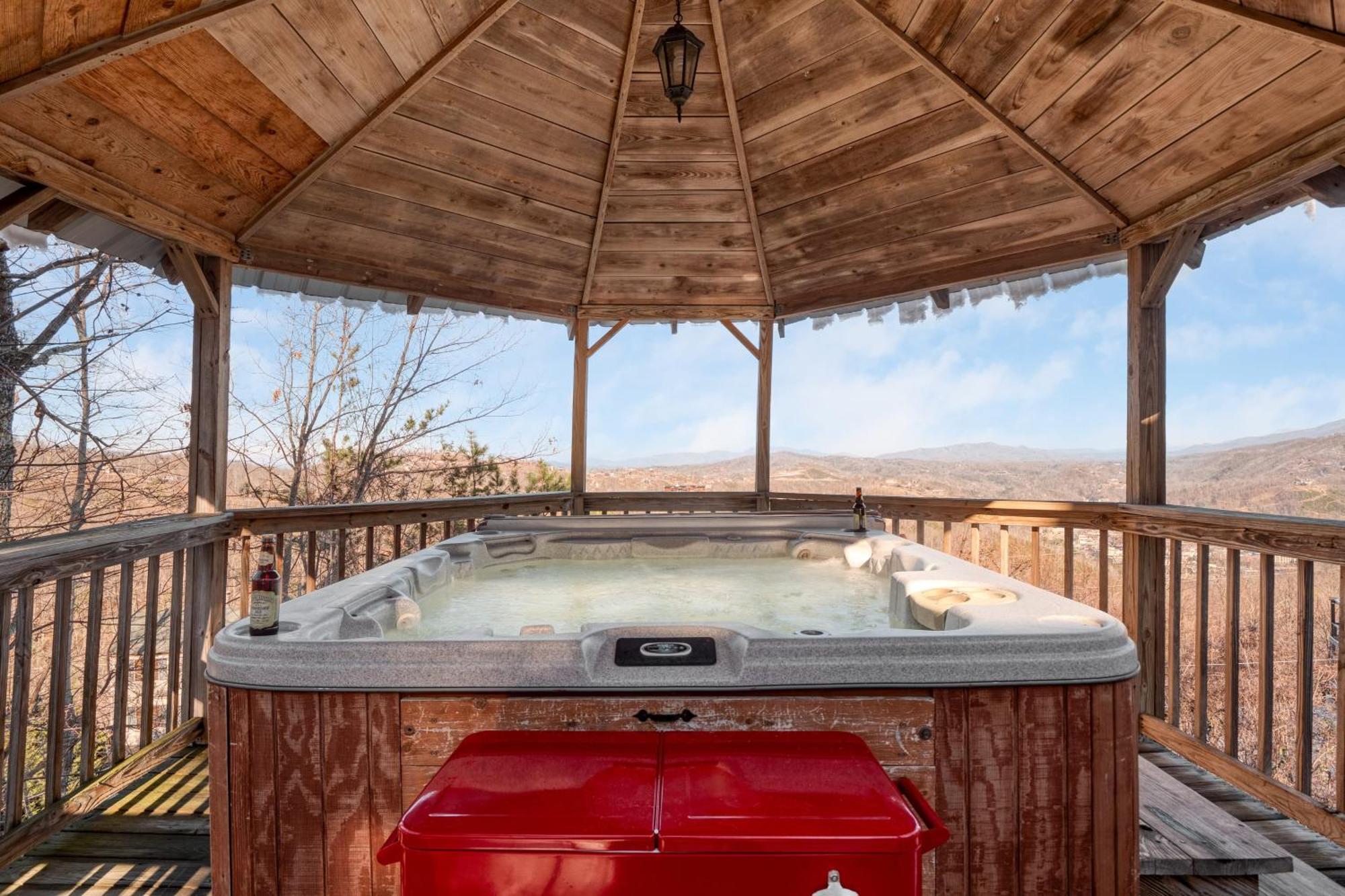 Fontana By Avantstay Gorgeous Mountain Cabin W Views Hot Tub Game Room แกตลิงเบิร์ก ภายนอก รูปภาพ