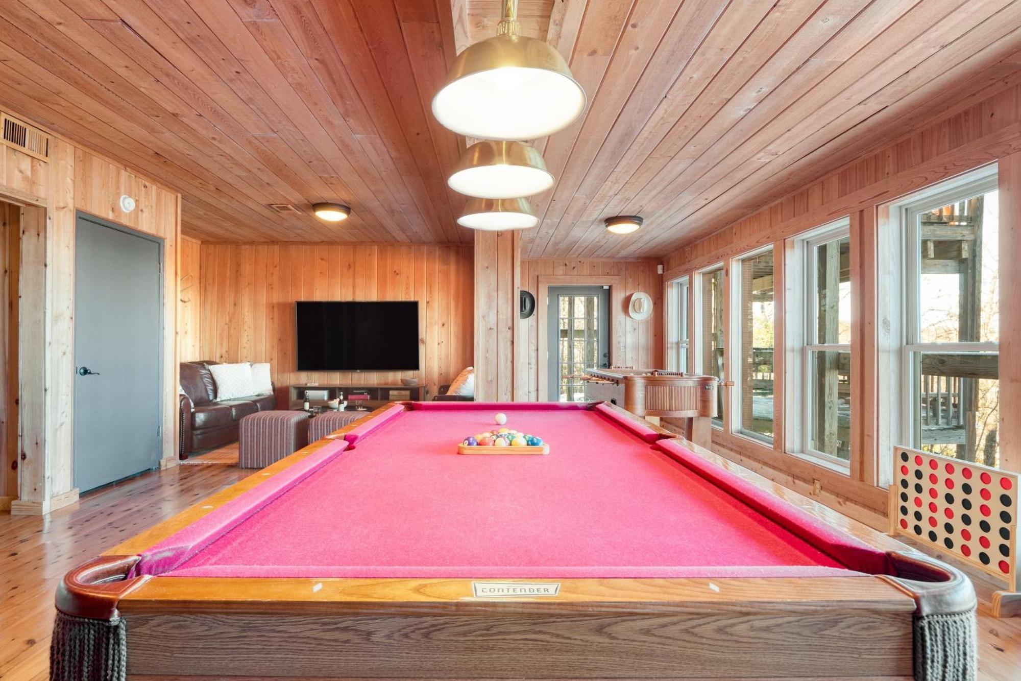 Fontana By Avantstay Gorgeous Mountain Cabin W Views Hot Tub Game Room แกตลิงเบิร์ก ภายนอก รูปภาพ